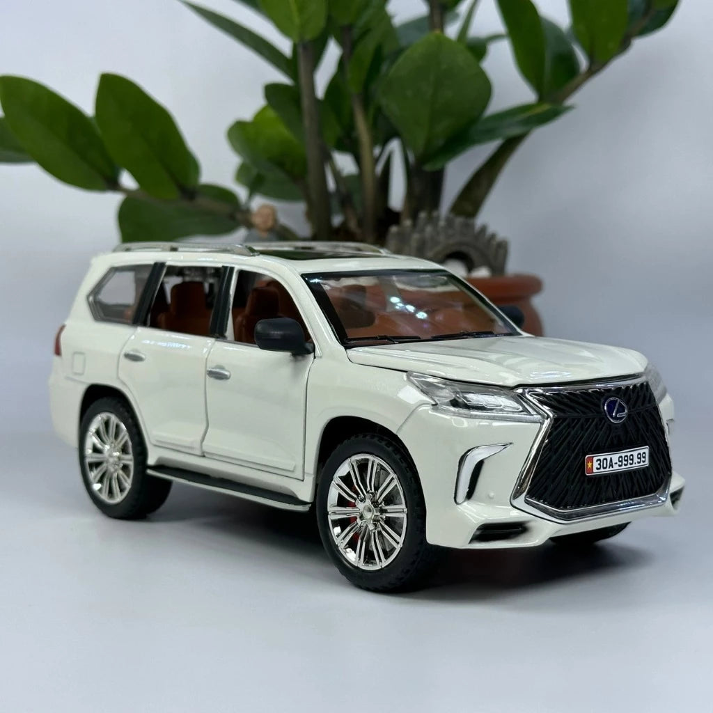 1:24 Diecast Lexus LX570 alloy model car light and sound