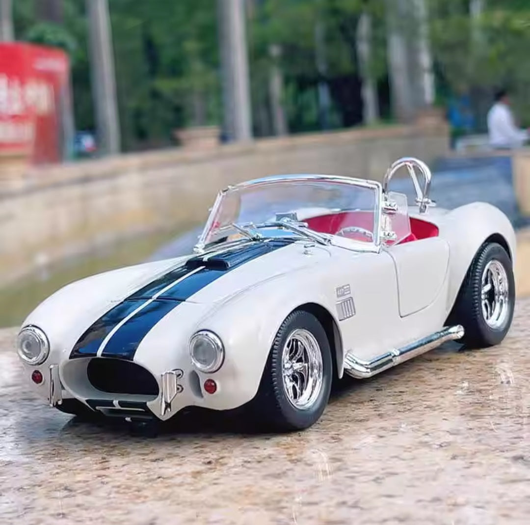 1:24 NEW Ford Shelby Cobra 427 Alloy Scale Car Model Diecast Metal Sound&Light Children Toy Car Vehicles Gifts