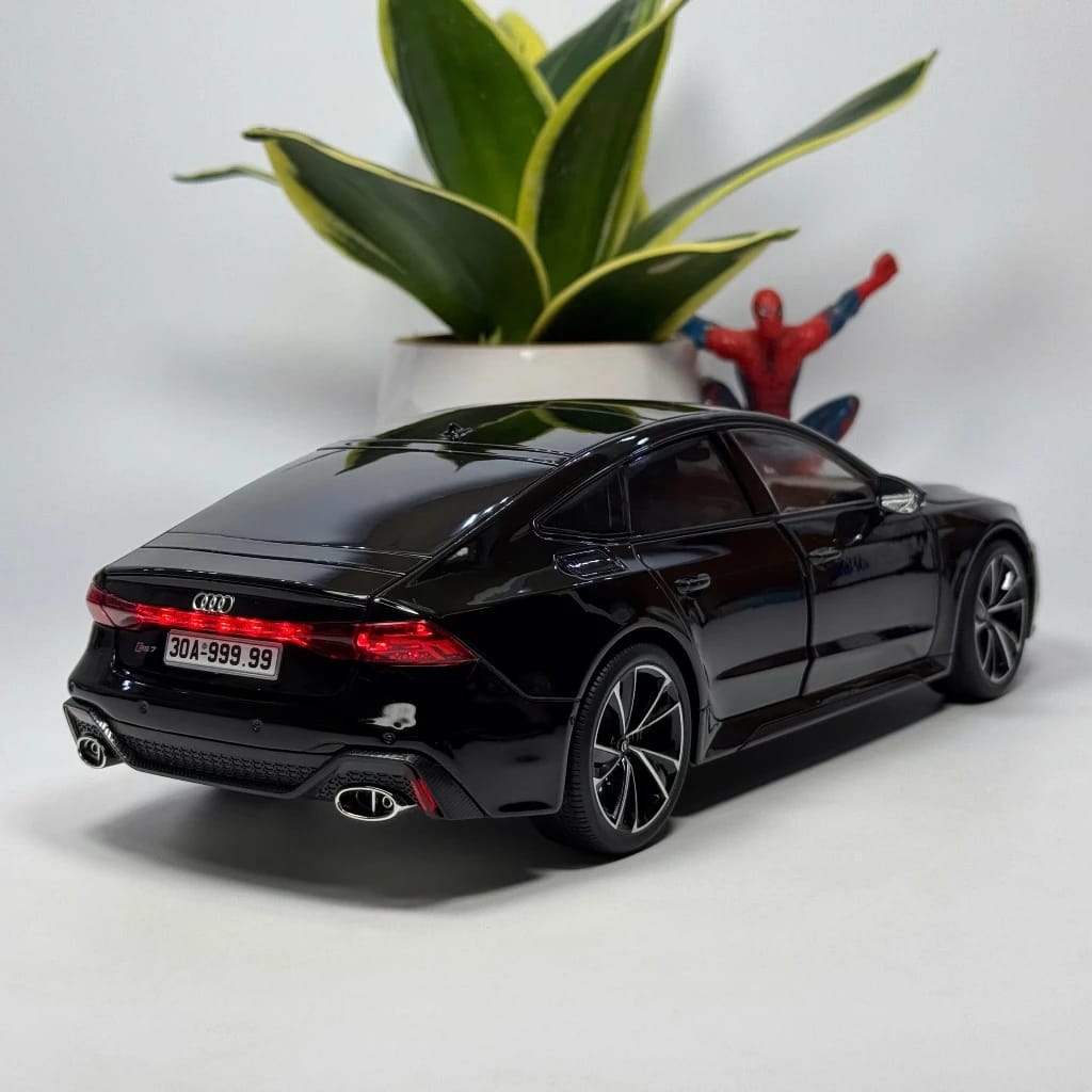 1:18 AUDI RS7 Diecast Metal Model Car - Remote Control