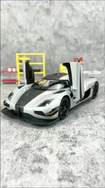 1:24 scale Koenigsegg One:1 supercar model with lights and sound, Newao brand,