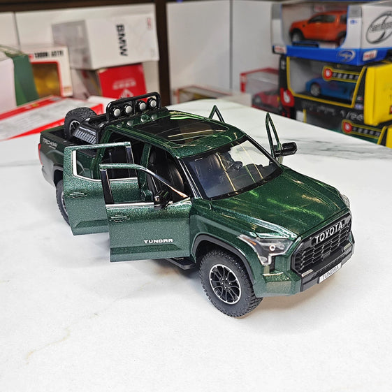 1/24 Tundra Alloy Pickup Car Model Diecast & Toy Metal Off-Road Vehicles Car Model Sound and Light Collection