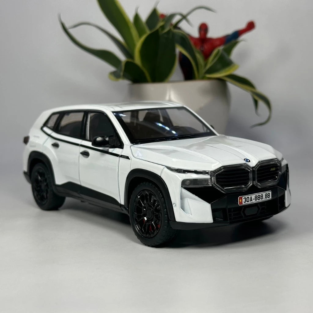 1:24 BMW XM Diecast Alloy model light and sound