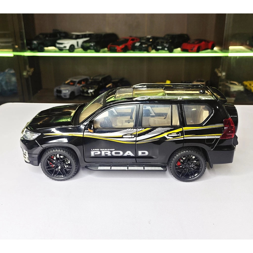 1:18 Toyota Prado Diecast alloy model light sound door Openable
