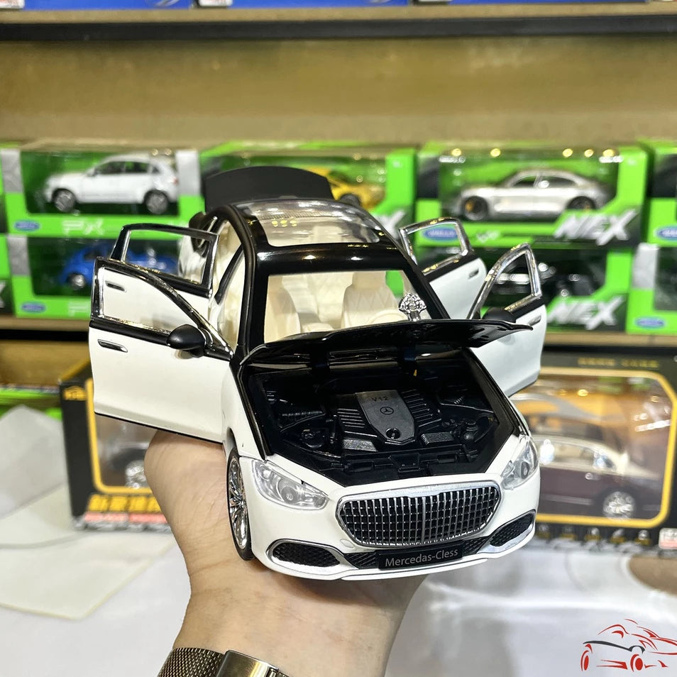 1:24 Mercedes-Benz S680 Alloy Car Model Sound And Light Pull Back Toy Car Die-Cast Boys Collection Decoration Gift