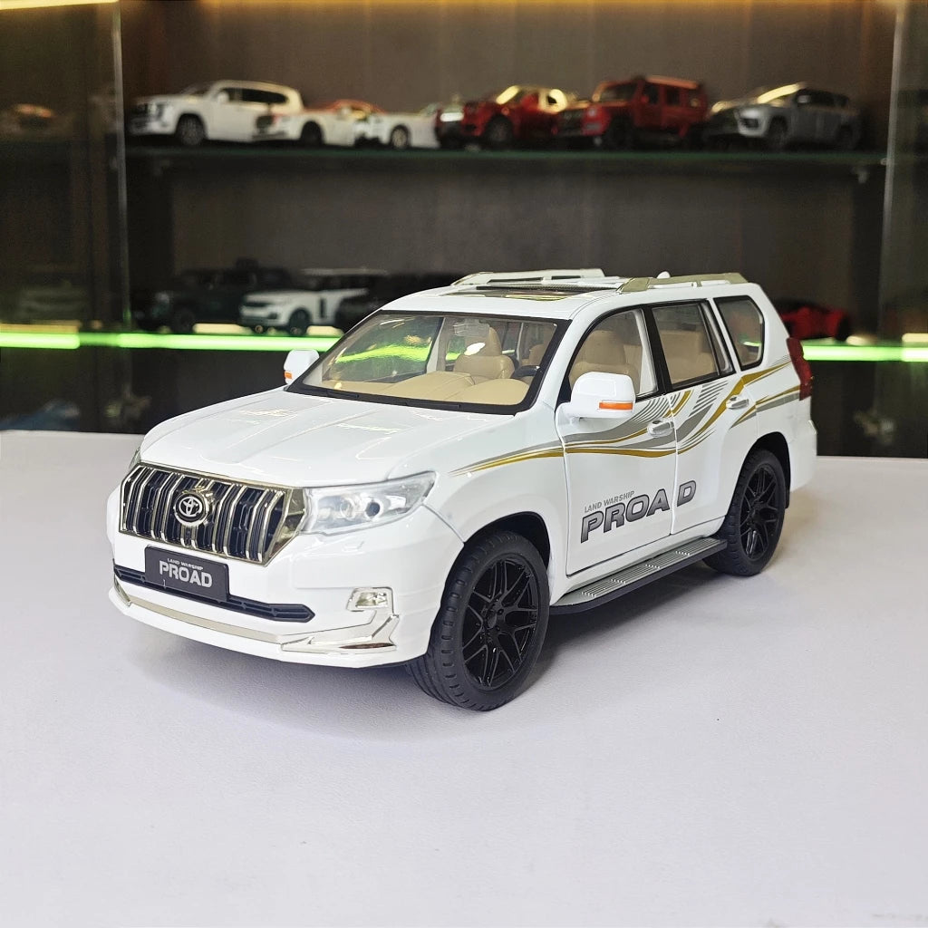 1:18 Toyota Prado Diecast alloy model light sound door Openable