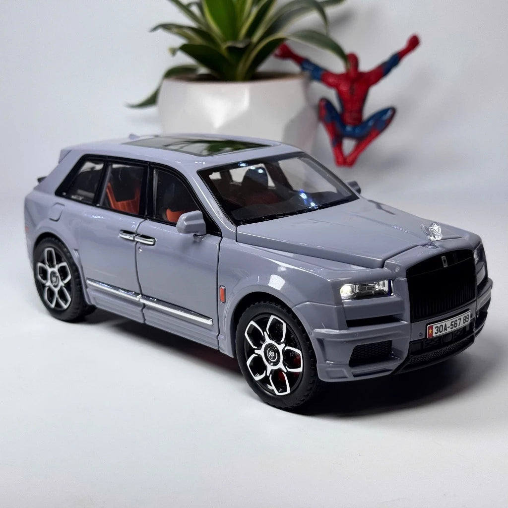 1:20 scale rolls royce Cullinan Diecast alloy model car