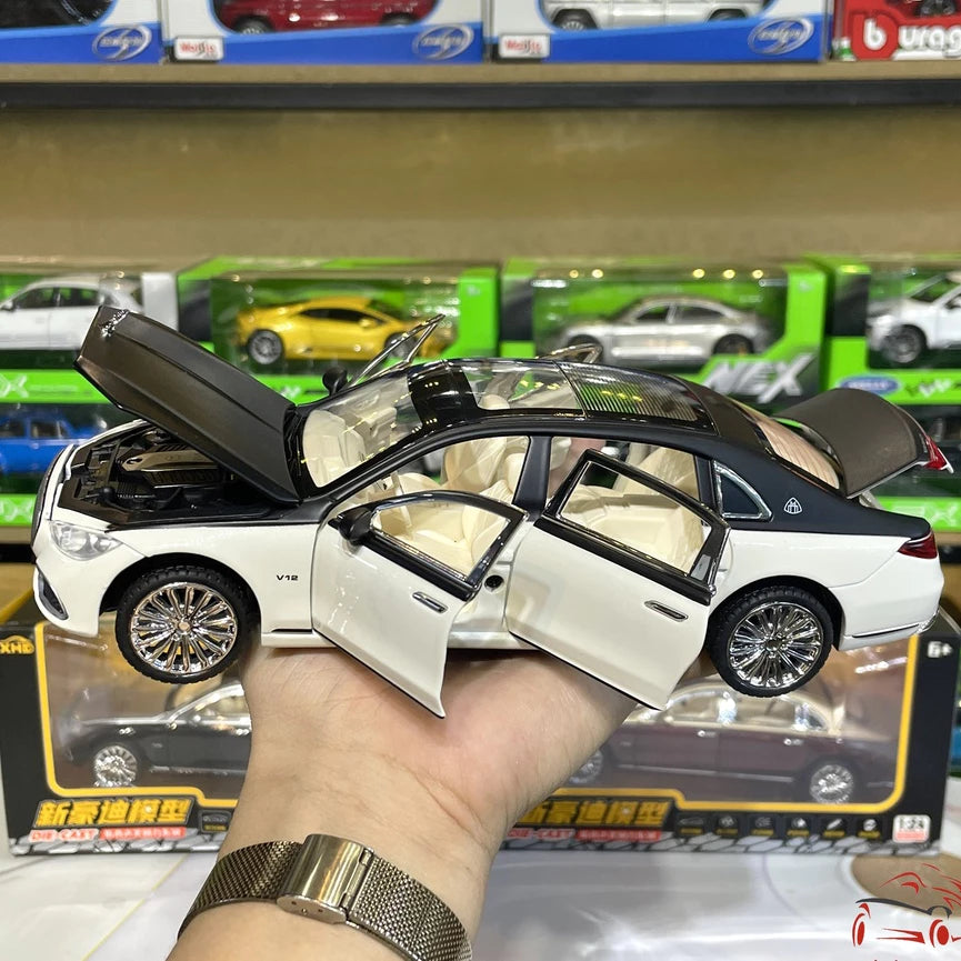 1:24 Mercedes-Benz S680 Alloy Car Model Sound And Light Pull Back Toy Car Die-Cast Boys Collection Decoration Gift