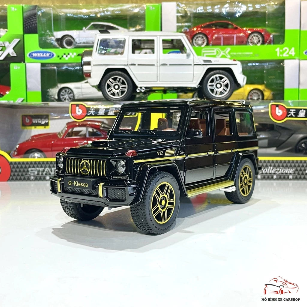 1:24 AMG mercedes benz G63 Diecast model alloy car light and sound all doors Openable