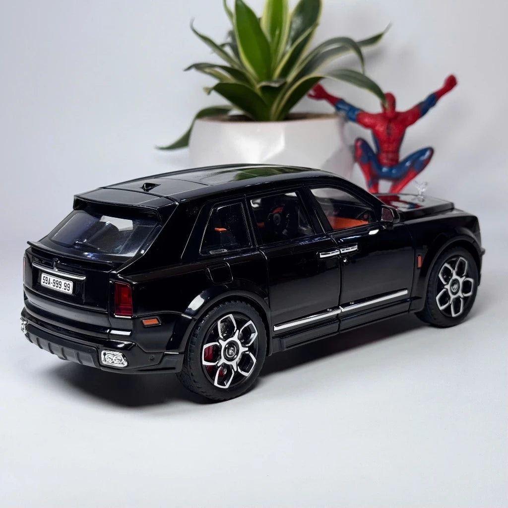1:20 scale rolls royce Cullinan Diecast alloy model car
