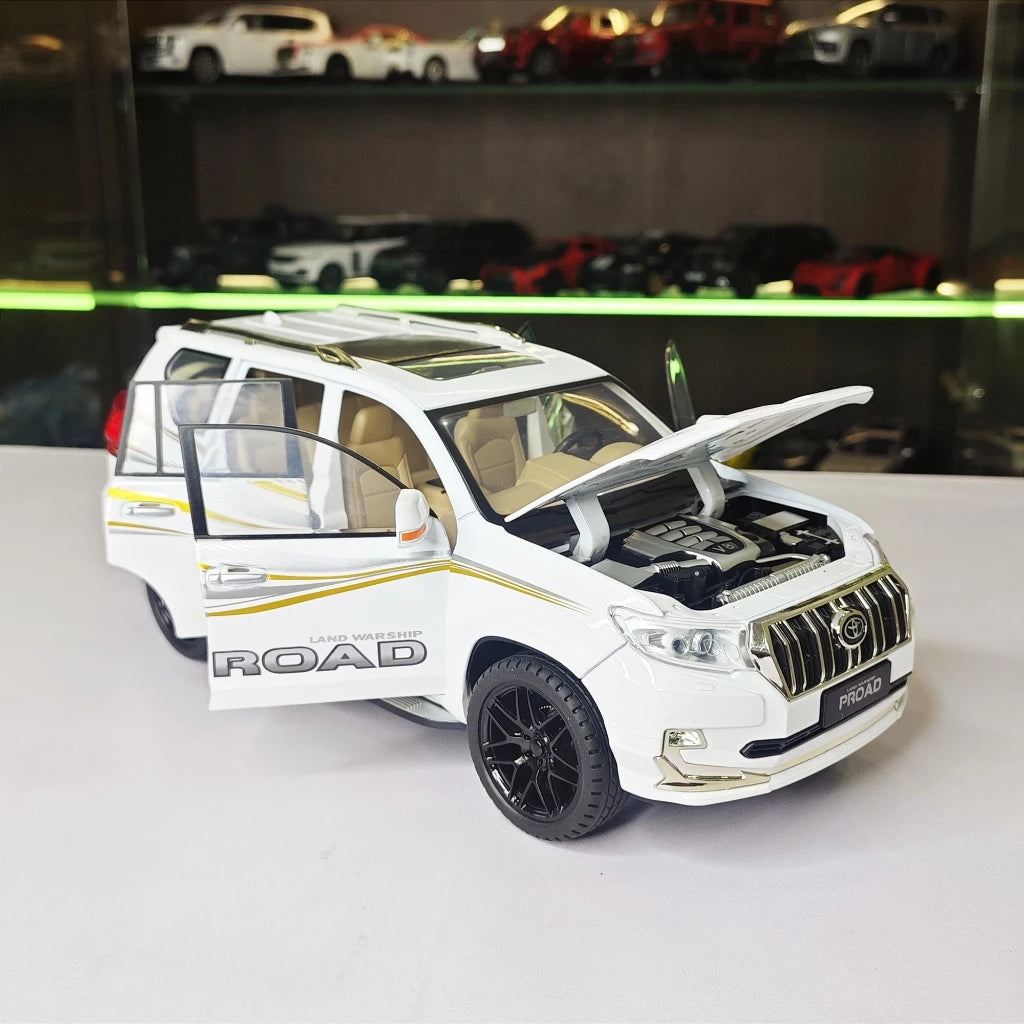 1:18 Toyota Prado Diecast alloy model light sound door Openable