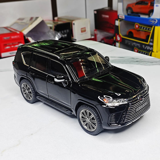 1:24 LEXUS LX600 alloy diecast modal car light and sound all doors Openable