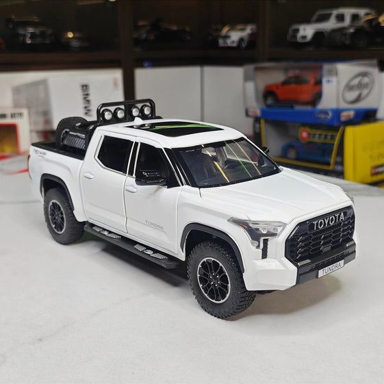 1/24 Tundra Alloy Pickup Car Model Diecast & Toy Metal Off-Road Vehicles Car Model Sound and Light Collection