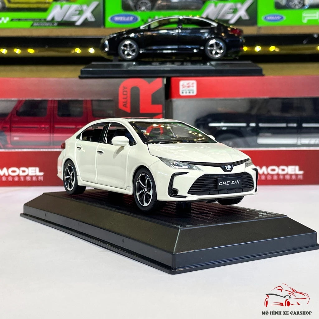 1:32 toyota corolla altis diecast alloy car model light sound