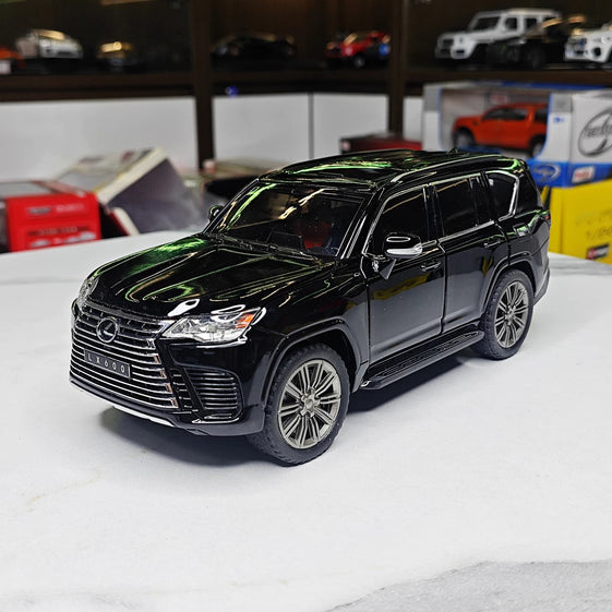 1:24 LEXUS LX600 alloy diecast modal car light and sound all doors Openable