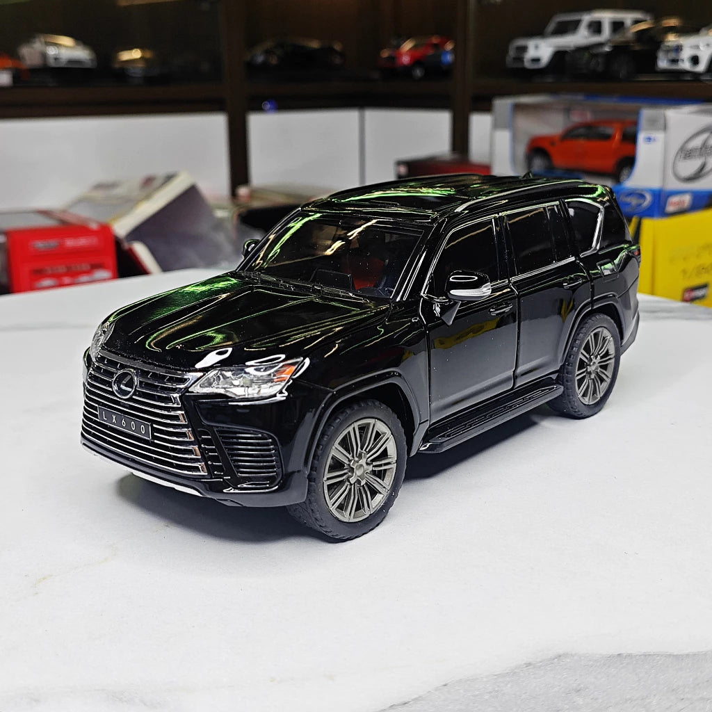 1:24 LEXUS LX600 alloy diecast modal car light and sound all doors Openable