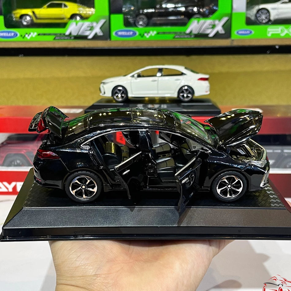 1:32 toyota corolla altis diecast alloy car model light sound