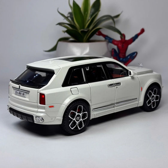 1:20 scale rolls royce Cullinan Diecast alloy model car
