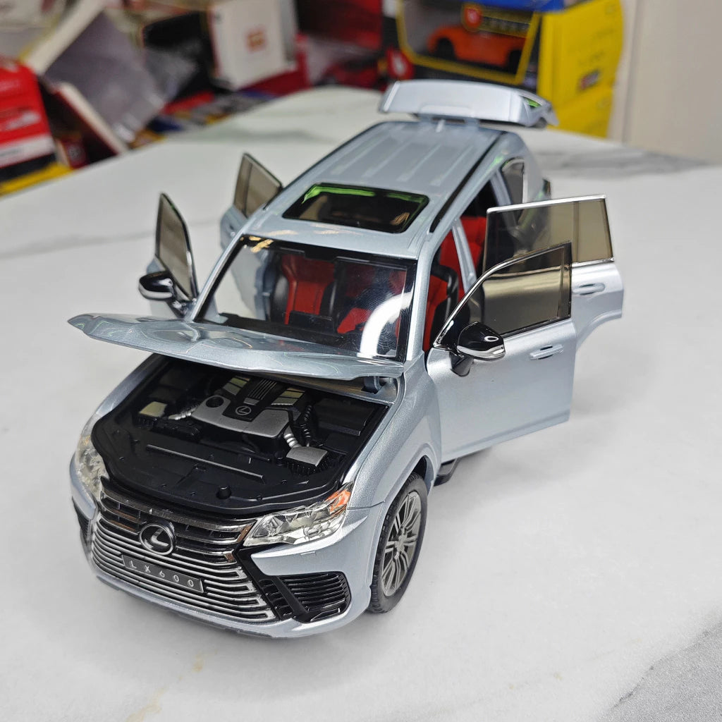 1:24 LEXUS LX600 alloy diecast modal car light and sound all doors Openable