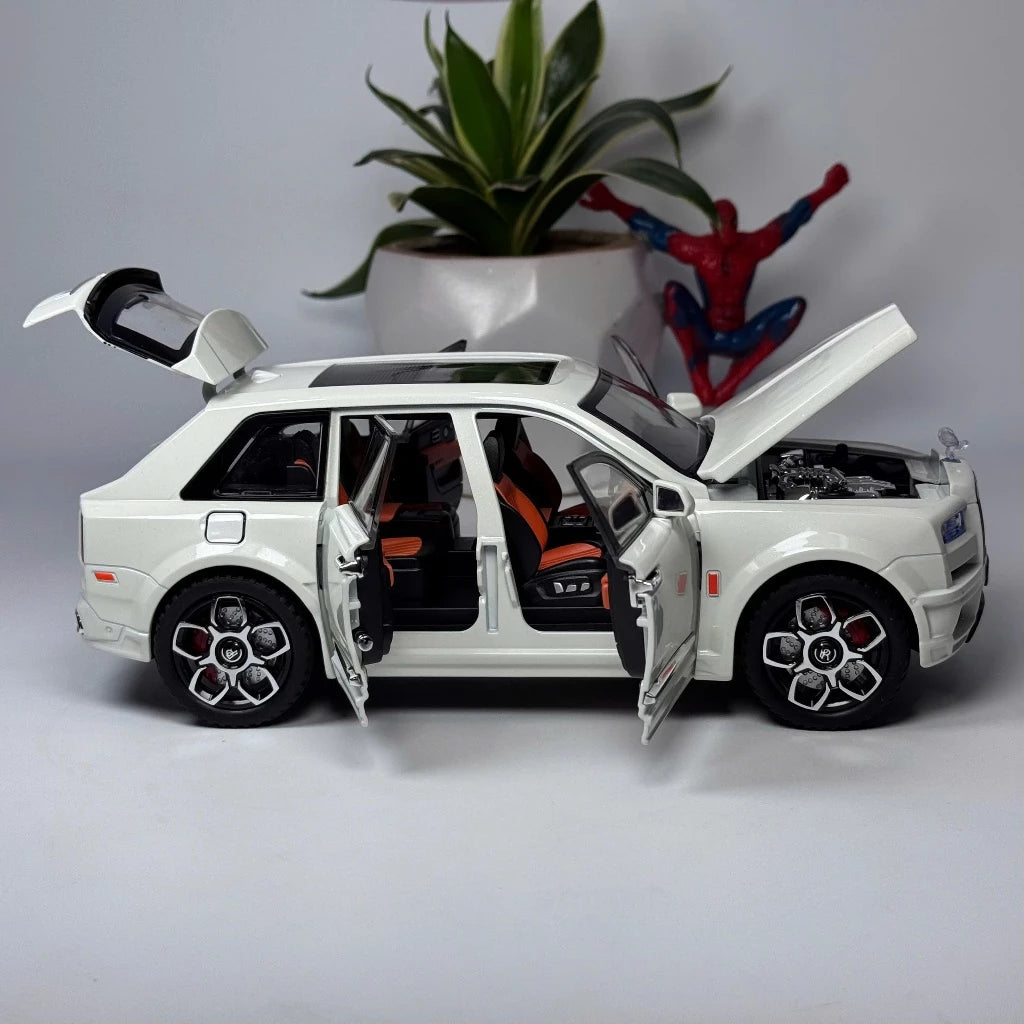 1:20 scale rolls royce Cullinan Diecast alloy model car