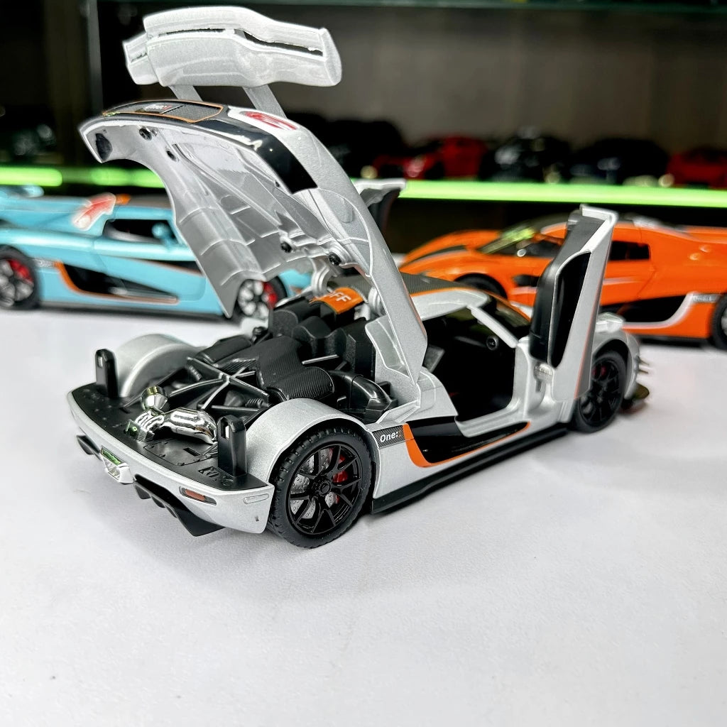 1:24 scale Koenigsegg One:1 supercar model with lights and sound, Newao brand,