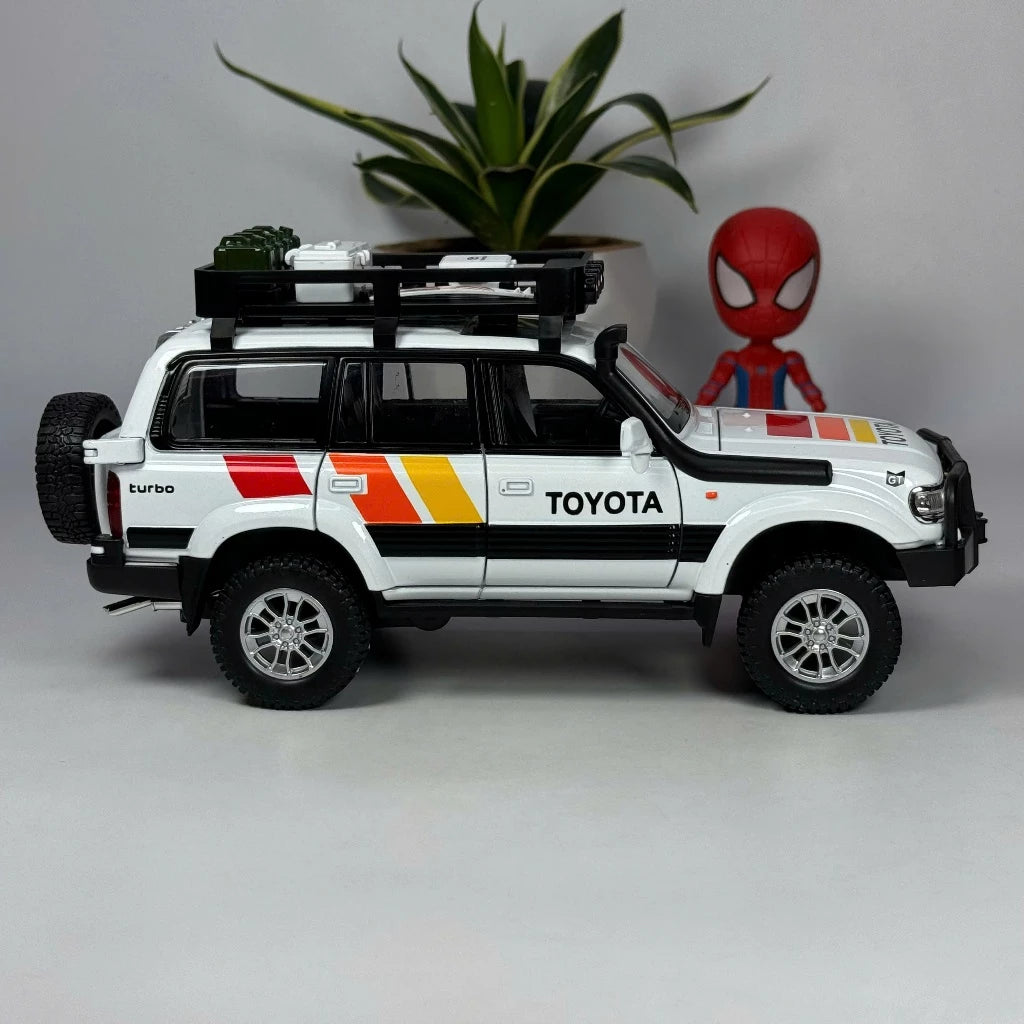 1:24 Toyota Land Cruiser LC80 Diecast alloy model car light sound