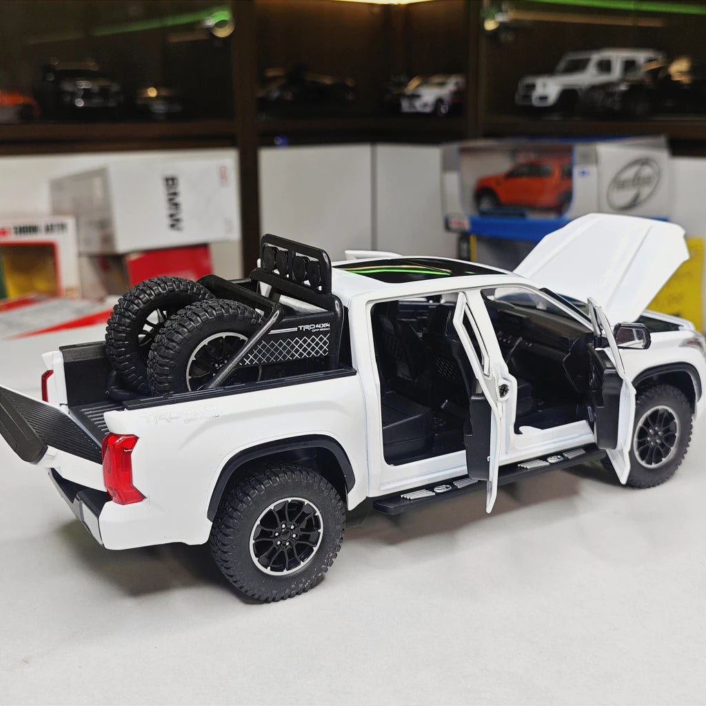 1/24 Tundra Alloy Pickup Car Model Diecast & Toy Metal Off-Road Vehicles Car Model Sound and Light Collection