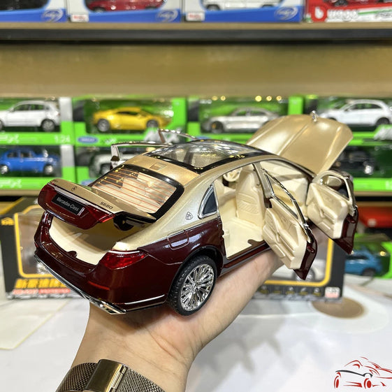 1:24 Mercedes-Benz S680 Alloy Car Model Sound And Light Pull Back Toy Car Die-Cast Boys Collection Decoration Gift