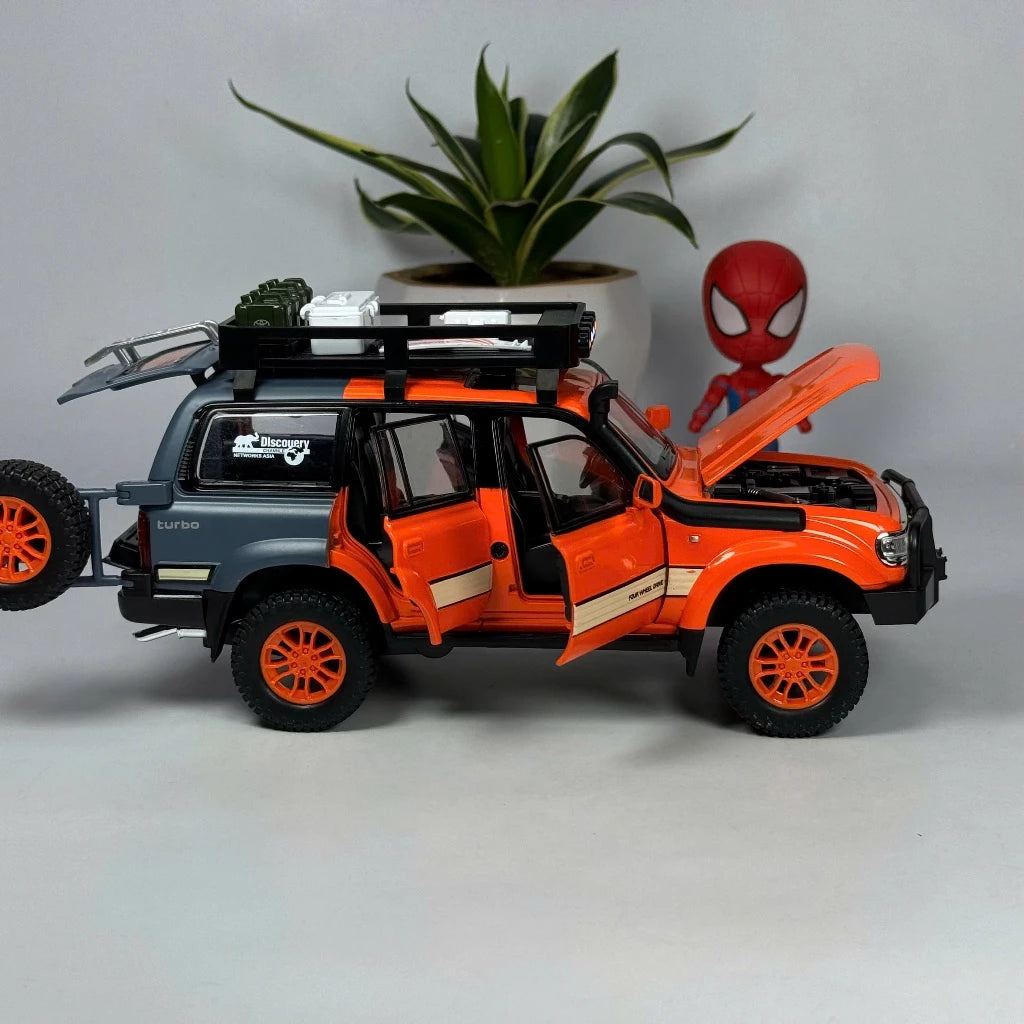 1:24 Toyota Land Cruiser LC80 Diecast alloy model car light sound
