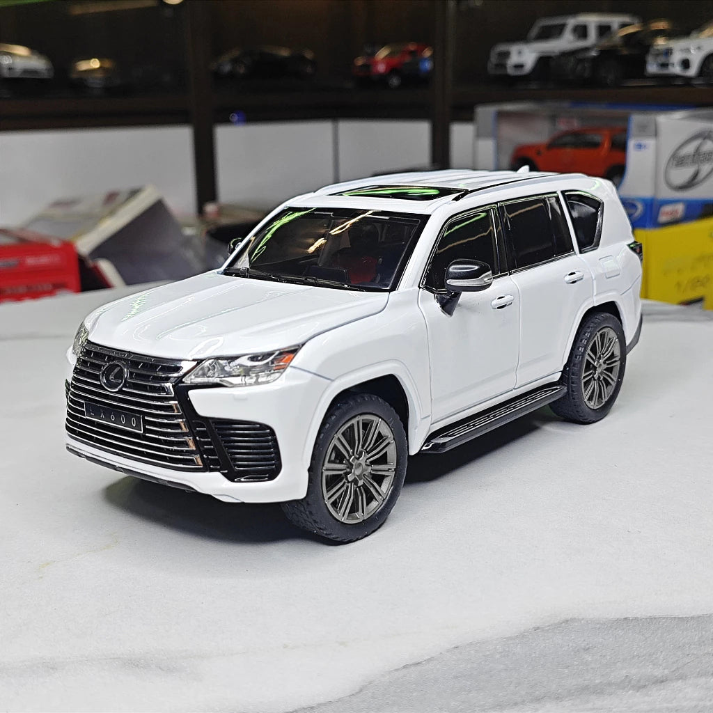 1:24 LEXUS LX600 alloy diecast modal car light and sound all doors Openable