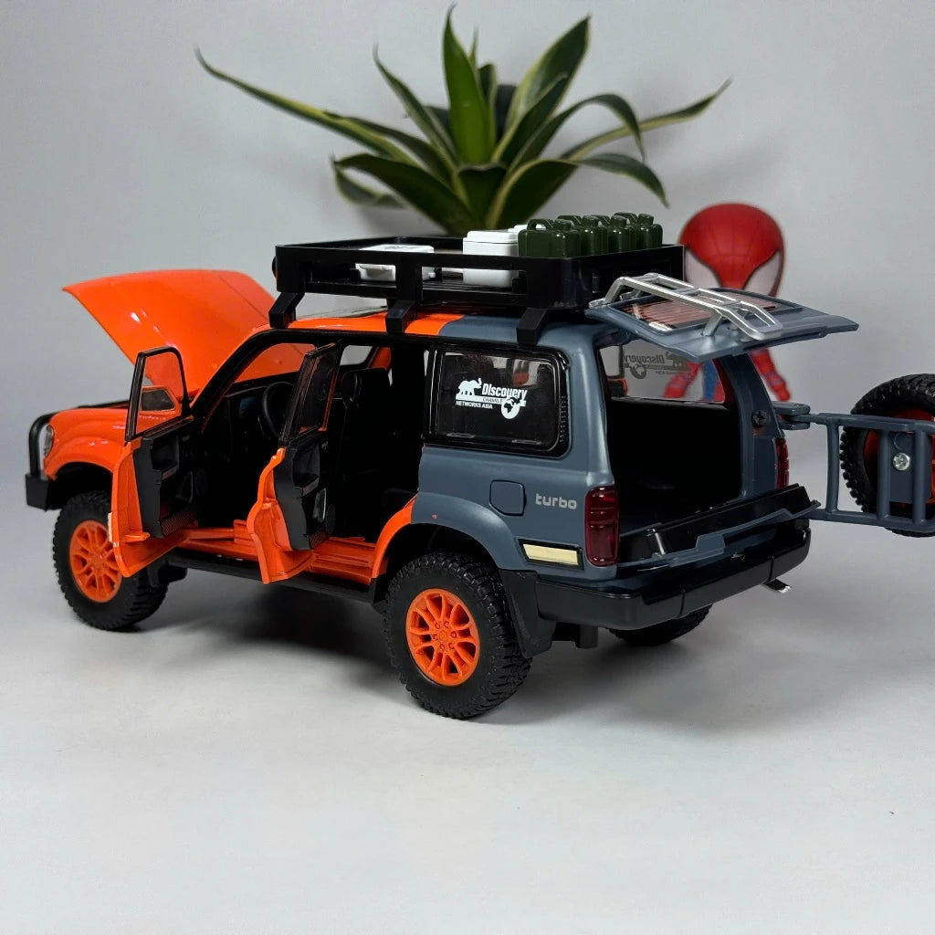 1:24 Toyota Land Cruiser LC80 Diecast alloy model car light sound
