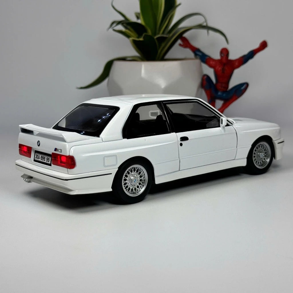 1:24 BMW M3 Diecast alloy model car light sound door Openable