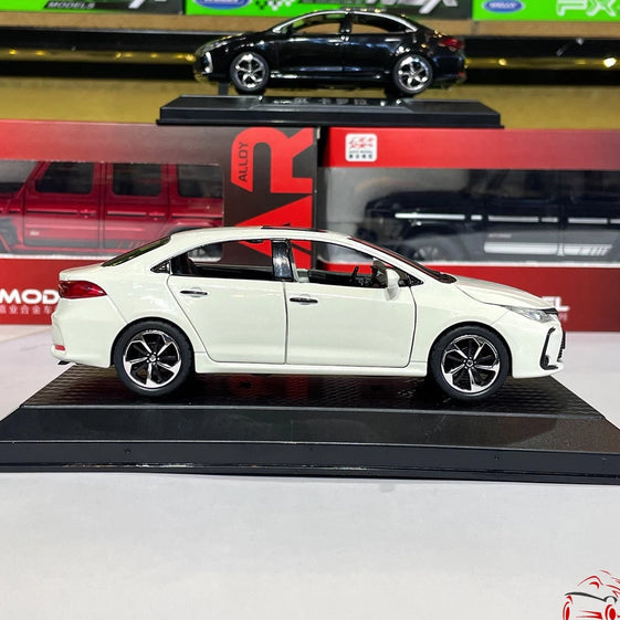 1:32 toyota corolla altis diecast alloy car model light sound