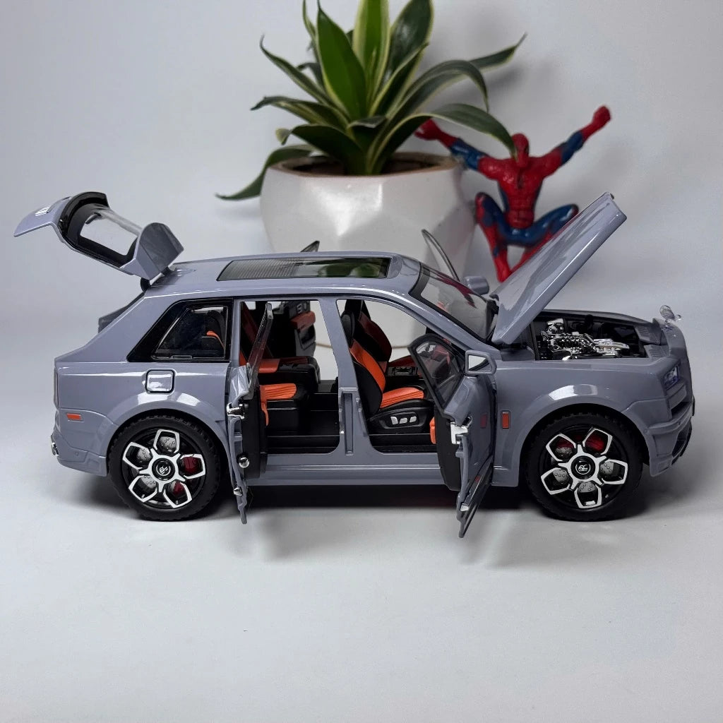 1:20 scale rolls royce Cullinan Diecast alloy model car