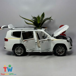 1:18 Land Cruiser LC300 Diecast Model Car
