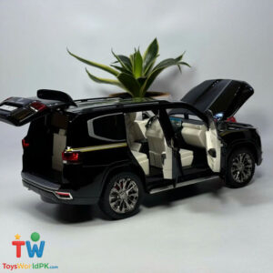 1:18 Land Cruiser LC300 Diecast Model Car