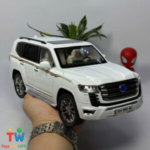 1:18 Land Cruiser LC300 Diecast Model Car
