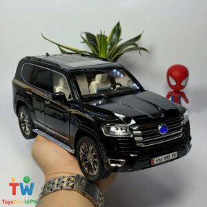1:18 Land Cruiser LC300 Diecast Model Car