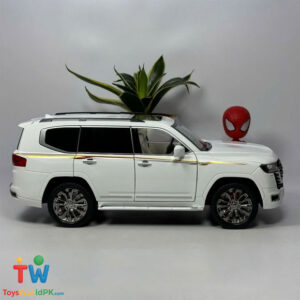 1:18 Land Cruiser LC300 Diecast Model Car