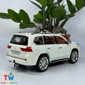 1:24 Lexus LX570 Diecast Alloy Model Car