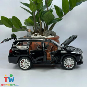 1:24 Lexus LX570 Diecast Alloy Model Car