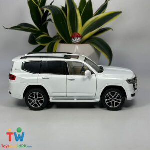 1:24 Toyota Land Cruiser LC300 Diecast Model Car