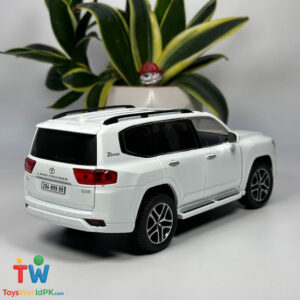 1:24 Toyota Land Cruiser LC300 Diecast Model Car